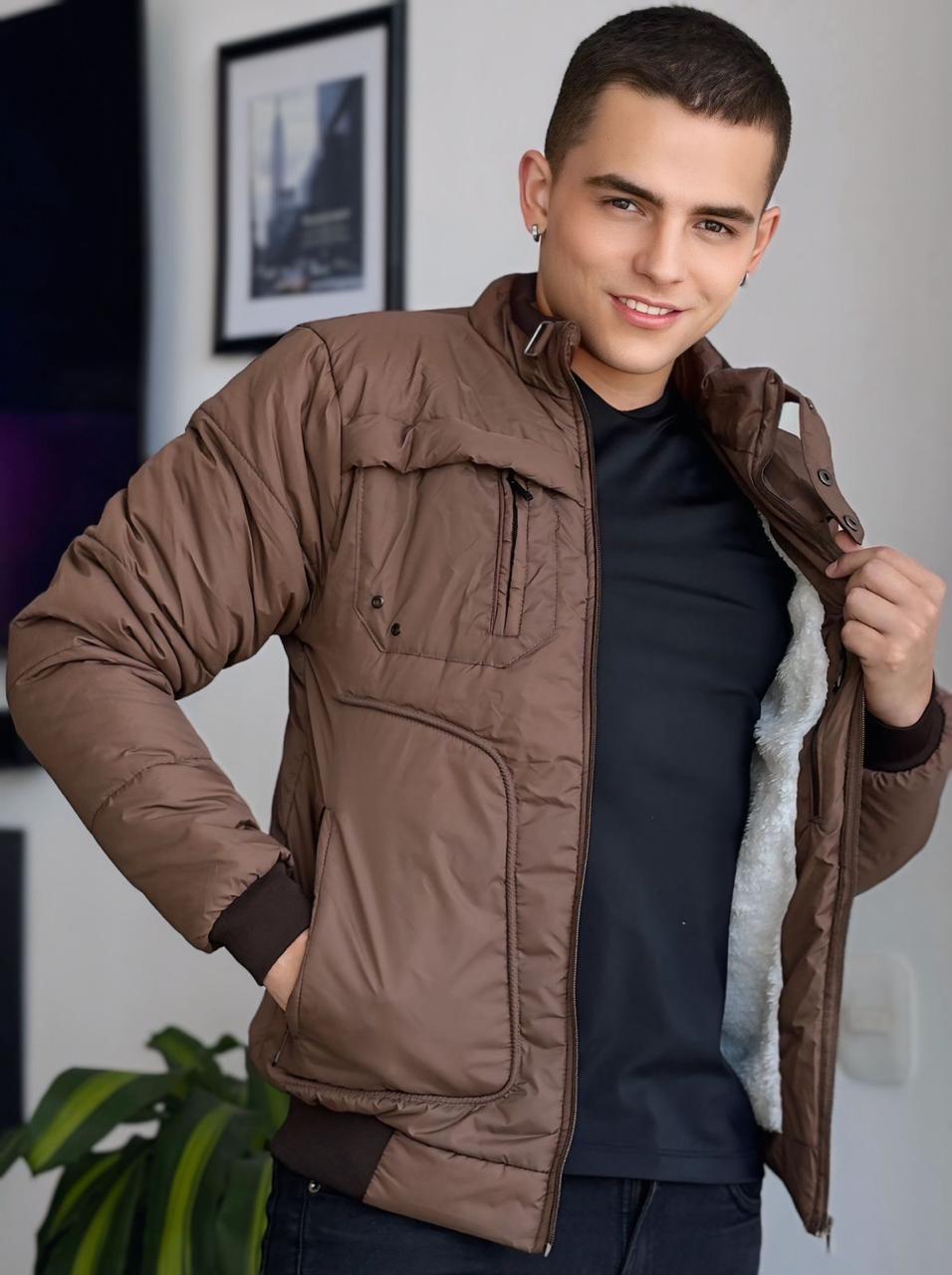💥 Chaqueta Piloto Ovejera con Broche 🔥 ¡Estilo, Comodidad y Abrigo en Uno!