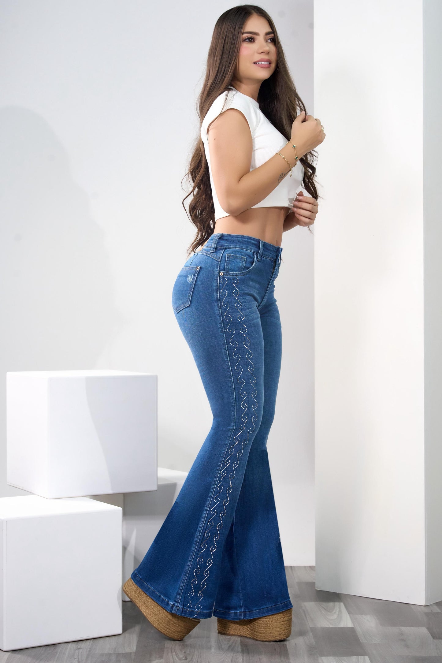 💃 Jeans Bota Campana 👖 Perfectos para un Look Chic y Sofisticado