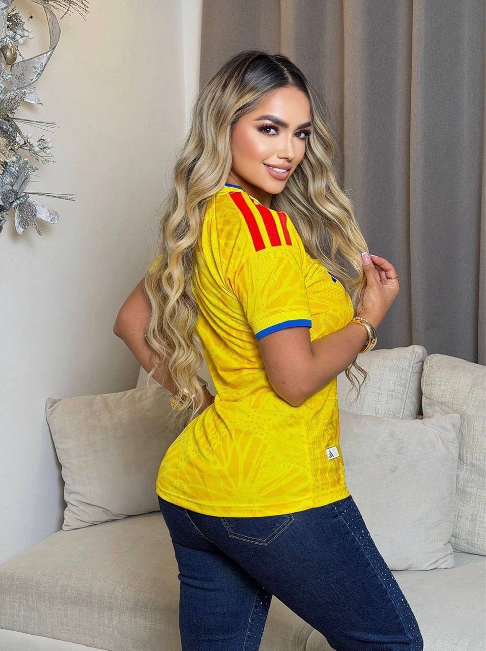 Camiseta Colombia Bordada Caja™ 🇨🇴 | Edición Fans Copa 2026