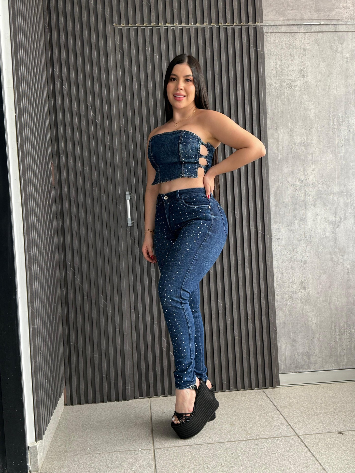 Jeans Piedrería CrystalFit™ – Ajuste Perfecto y Detalles en Brillos