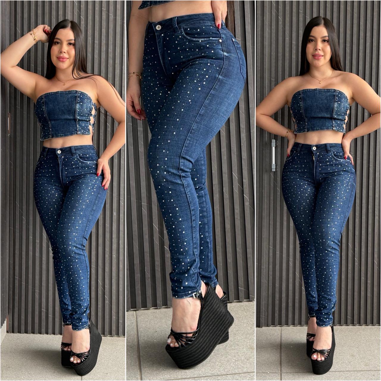 Jeans Piedrería CrystalFit™ – Ajuste Perfecto y Detalles en Brillos