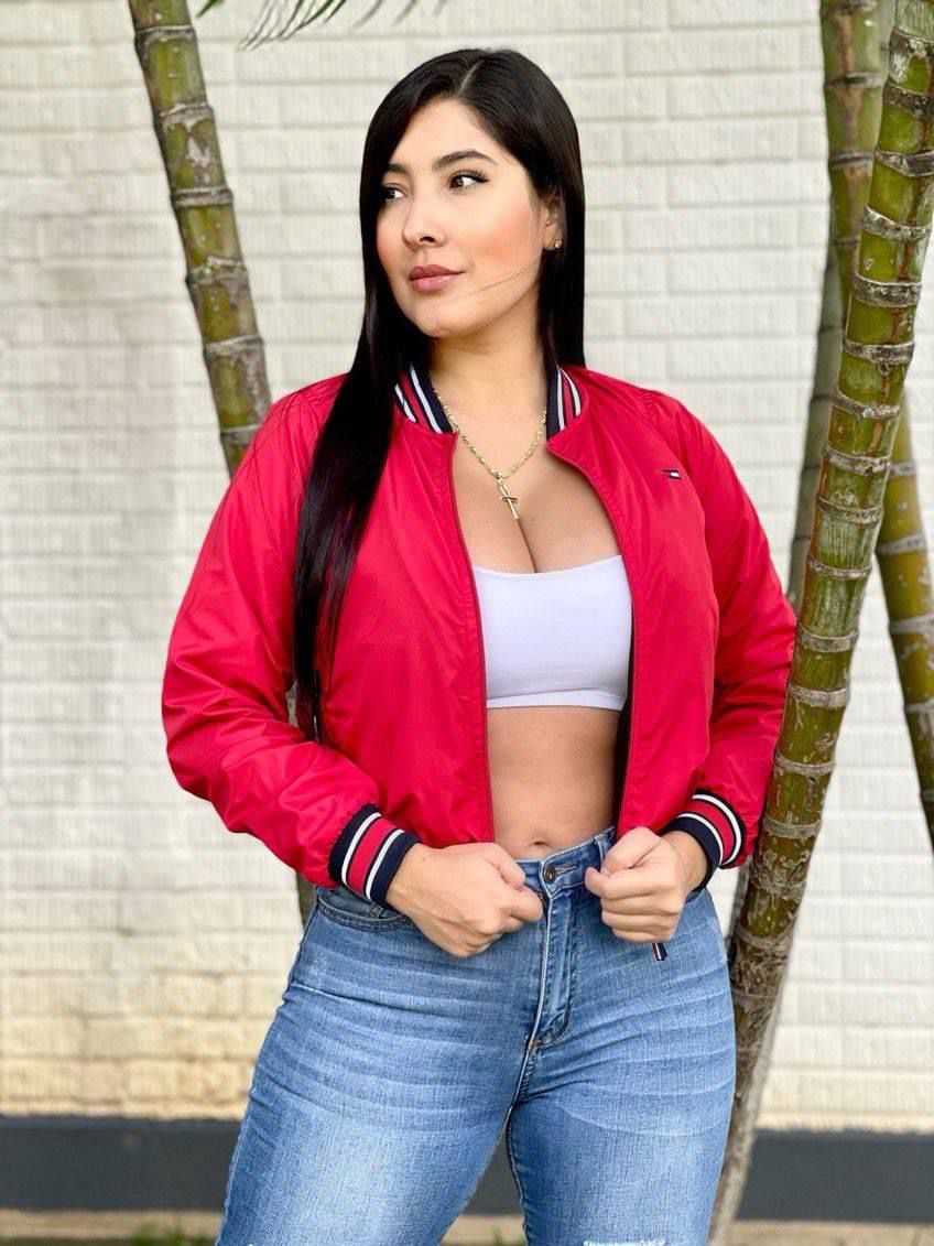 🧥 Chaqueta Tomy Piloto Deportiva para Mujer – ¡Combina Estilo, Abrigo y Actitud!