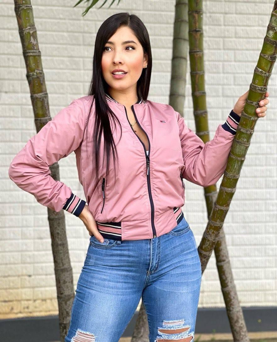 🧥 Chaqueta Tomy Piloto Deportiva para Mujer – ¡Combina Estilo, Abrigo y Actitud!